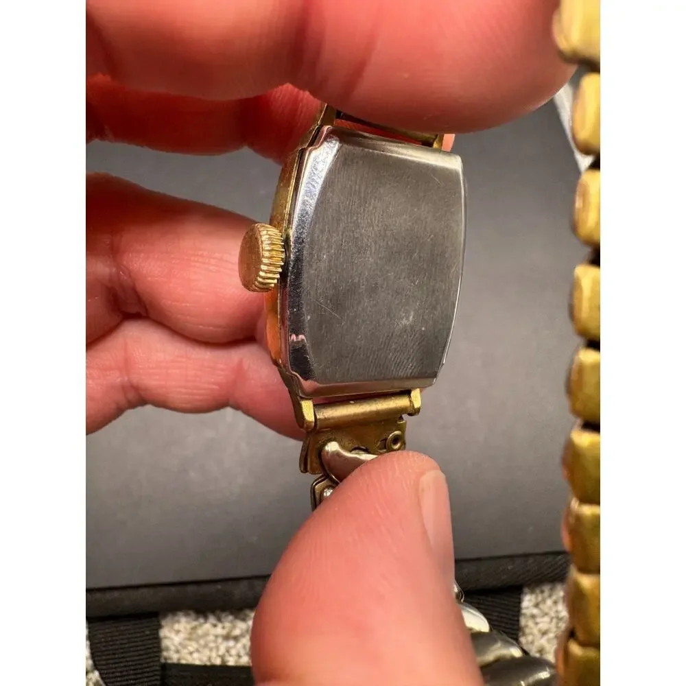 Vintage Valex Ladies Mechanical Watch Ingraham Canada Gold Tone Bracelet Band